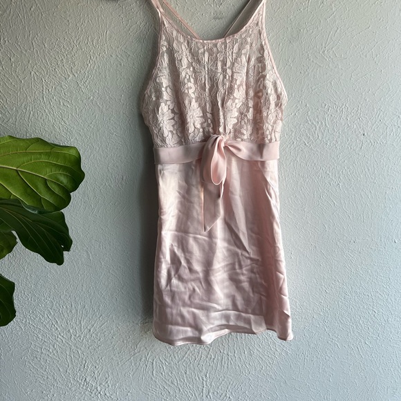 Vintage baby pink bow slip top - Picture 1 of 3